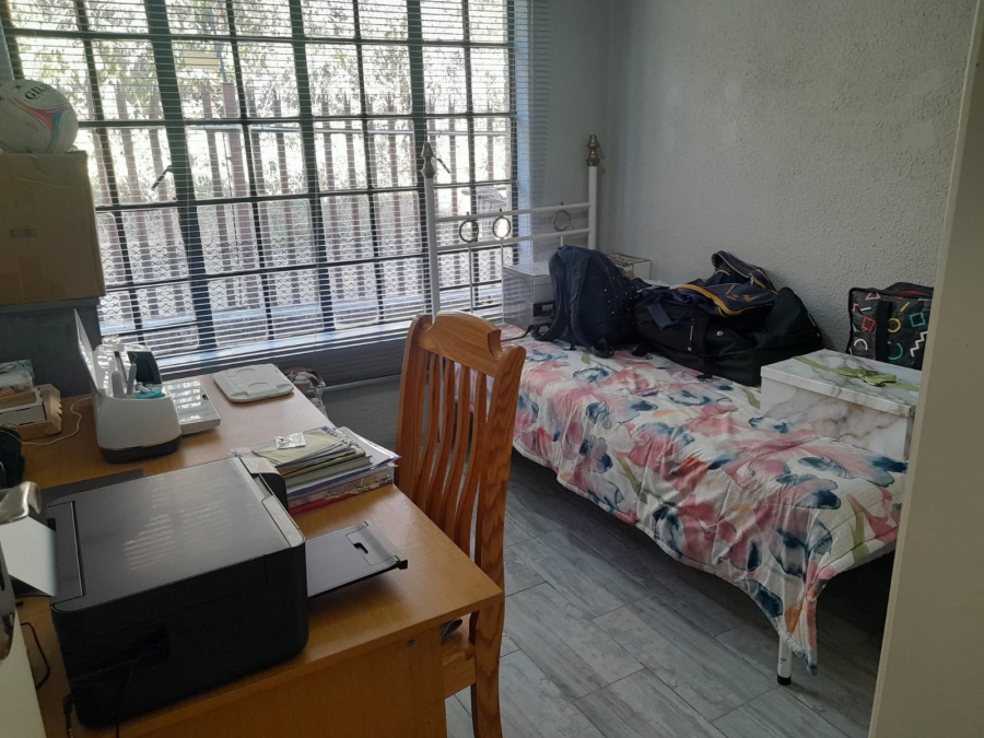 3 Bedroom Property for Sale in Safari Gardens North West